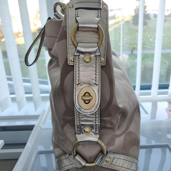 Like new COACH Carly metallic gold sheen with purple lining - Picture 4 of 4